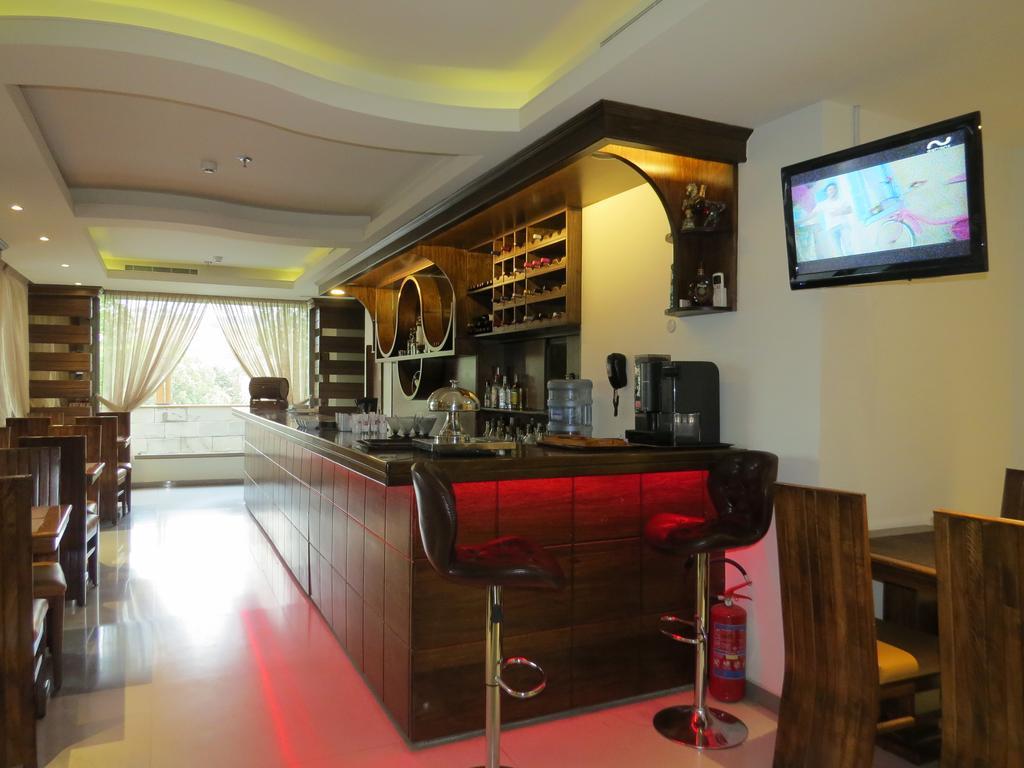 Le Noble Zouk El Kharab Exterior foto